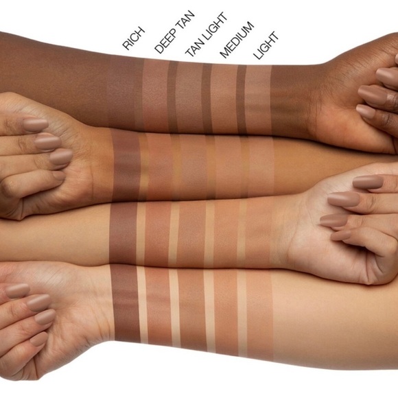 Huda GloWish TAN LIGHT 3 Soft Radiance Bronzing Powder | NEW | Mini - Picture 12 of 14